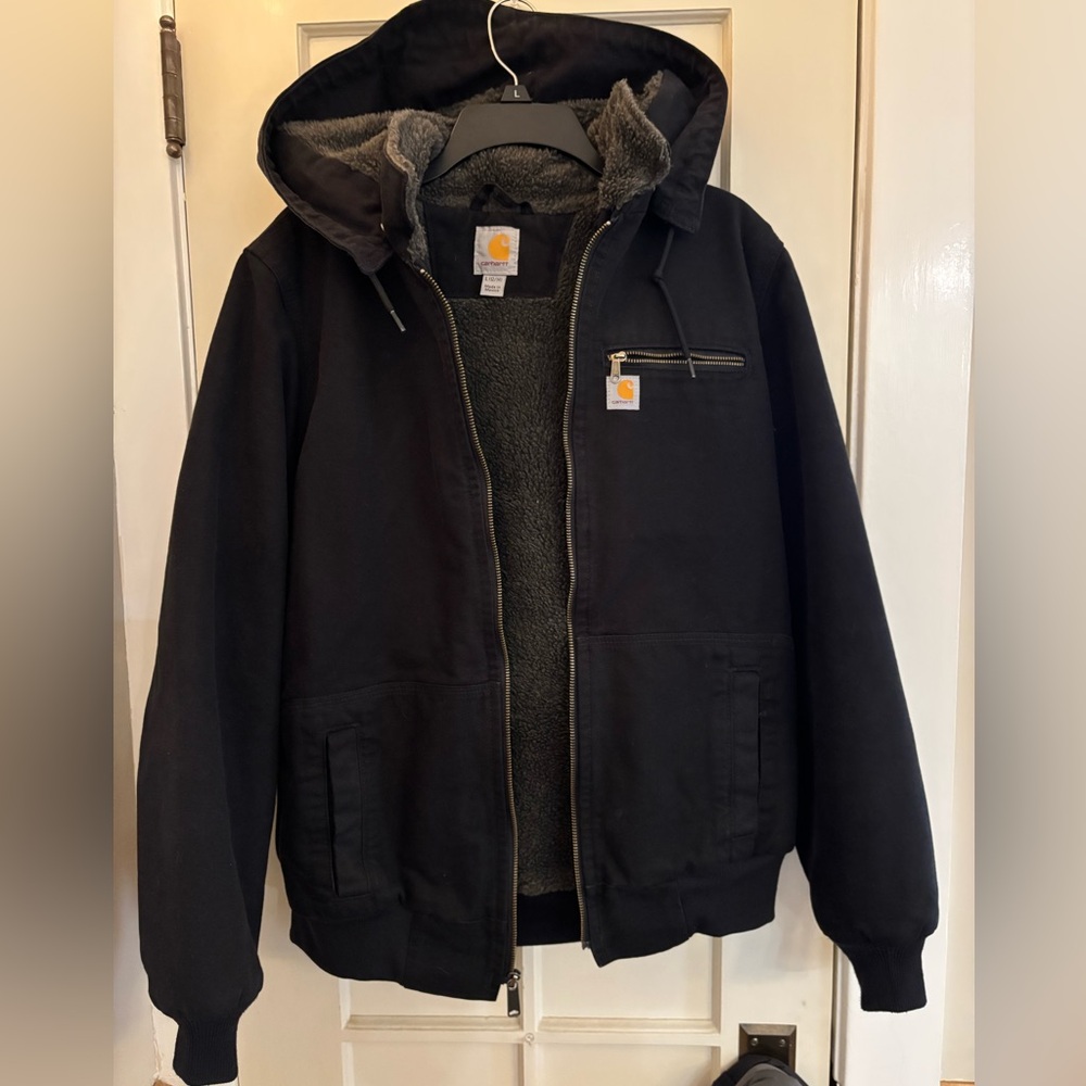 CARHARTT Wildwood Sherpa Lined Jacket Women Size: Large (12-14)
Detachable Hood